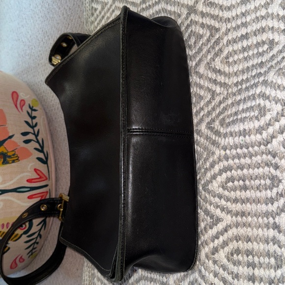 👛Coach 9718 Legacy Black Leather Shoulder Bag with Gold Accents Crescent Flap - Picture 15 of 15